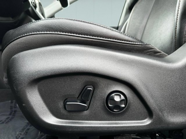 Used 2020 Jeep Compass Limited w/ Premium Lighting Group AWD/4WD image 12