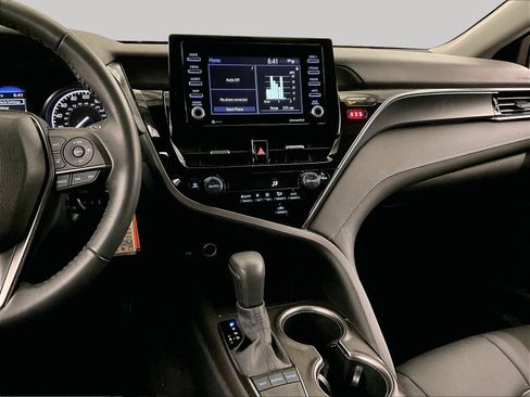 Used 2024 Toyota Camry SE FWD image 6