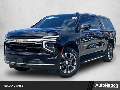 Used 2026 Chevrolet Suburban LS image 1