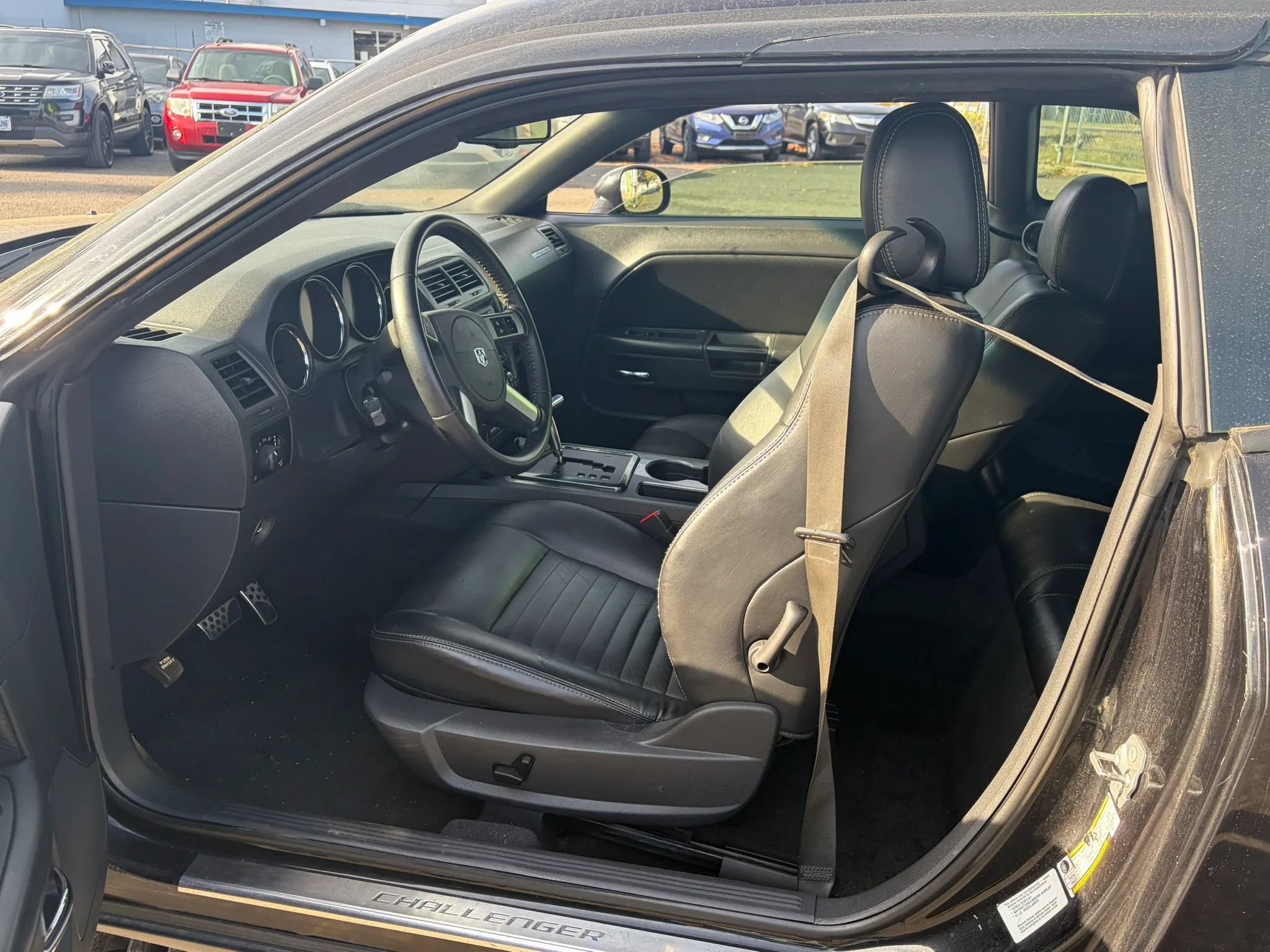 Used 2010 Dodge Challenger R/T RWD image 9