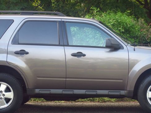 Used 2009 Ford Escape XLT FWD image 31