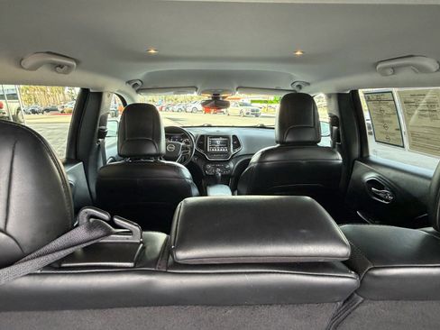 Used 2021 Jeep Cherokee Latitude Lux w/ Comfort/Convenience Group image 25