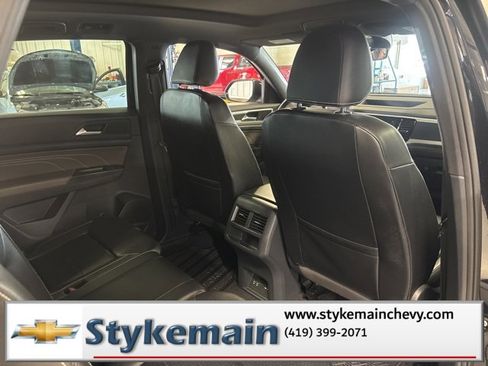 Used 2022 Volkswagen Atlas Cross Sport SEL R-Line image 35
