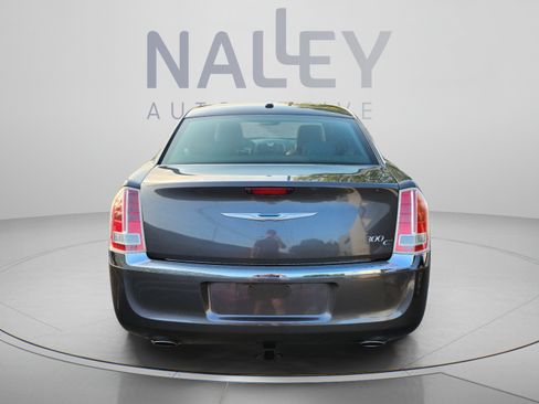 Used 2013 Chrysler 300 C RWD image 4