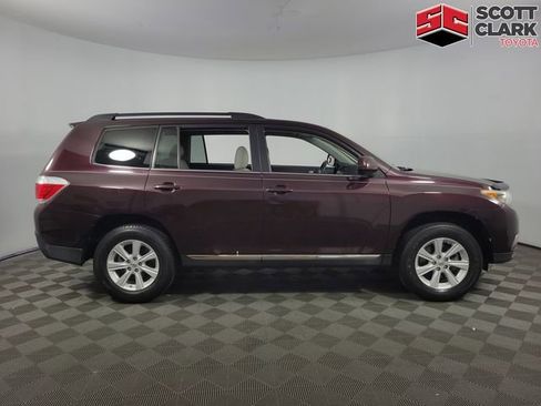 Used 2012 Toyota Highlander FWD w/ Tech Pkg image 10