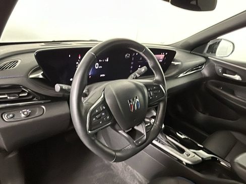 Used 2024 Buick Envista Sport Touring w/ Convenience I Package FWD image 16