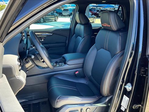 New 2025 Honda Pilot TrailSport image 9