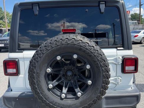 Used 2018 Jeep Wrangler Unlimited Sport S AWD/4WD image 3