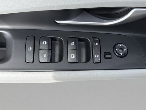 New 2026 Hyundai Elantra Limited FWD image 23