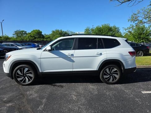 Used 2024 Volkswagen Atlas SE AWD/4WD image 2