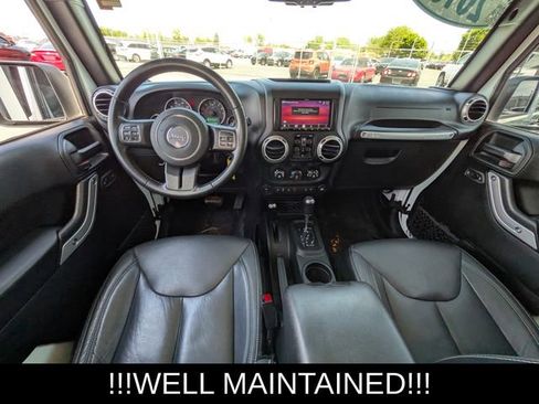 Used 2018 Jeep Wrangler Unlimited Sahara w/ Connectivity Group AWD/4WD image 11
