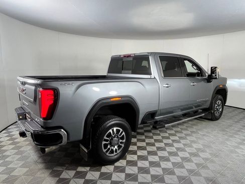 Used 2024 GMC Sierra 3500 SLT w/ SLT Convenience Package image 8
