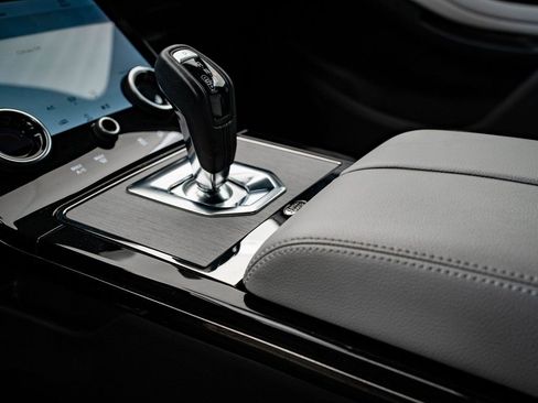 Used 2023 Land Rover Range Rover Evoque R-Dynamic S image 36