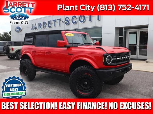 Used 2023 Ford Bronco Outer Banks AWD/4WD image 1