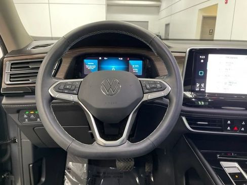 Used 2024 Volkswagen Atlas SEL AWD/4WD image 16