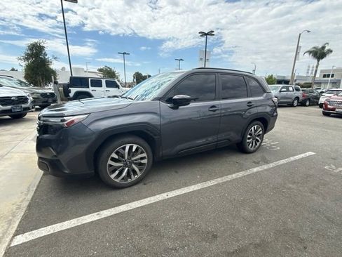 Used 2025 Subaru Forester Touring AWD/4WD image 7
