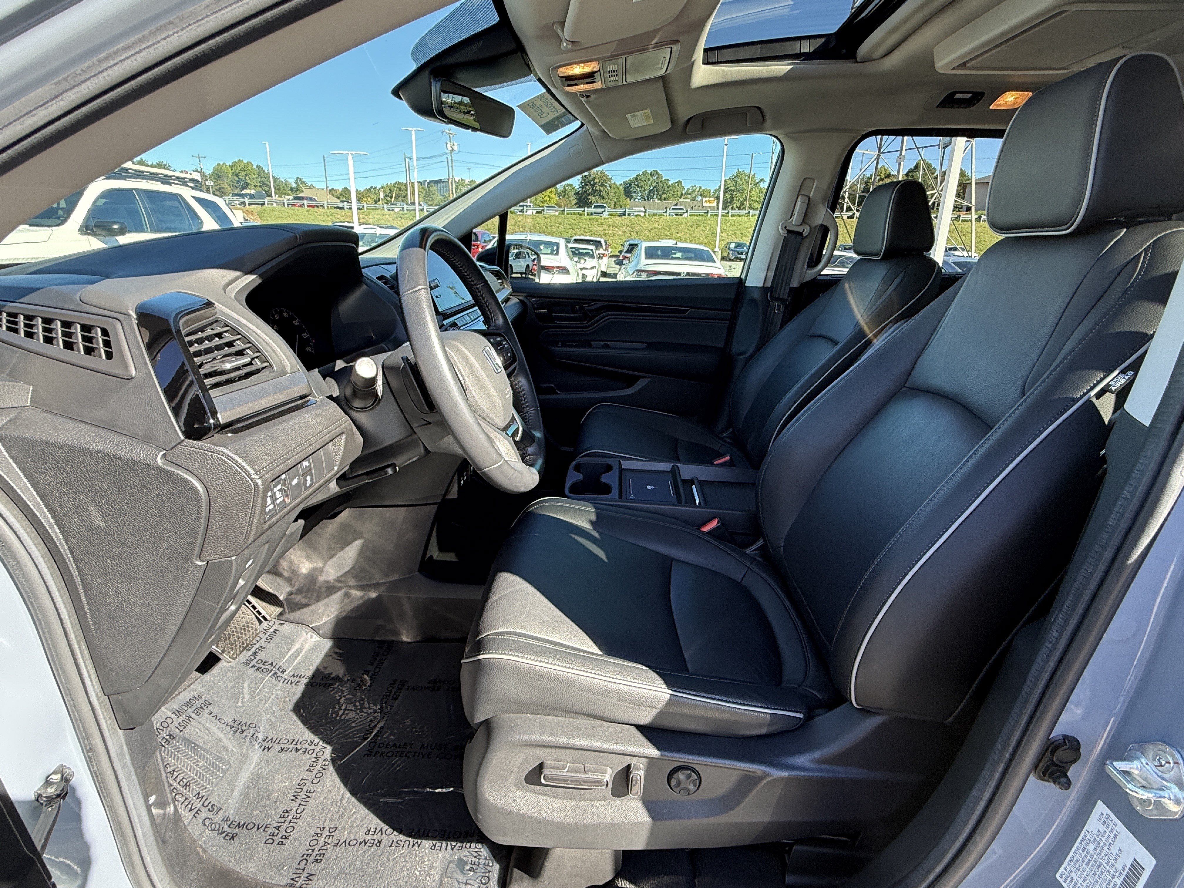 Used 2025 Honda Odyssey Touring image 16