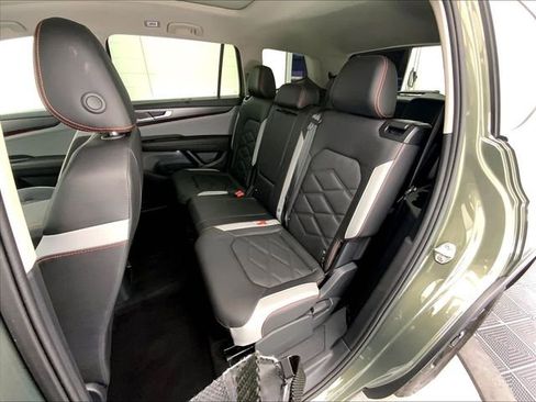 Certified 2025 Volkswagen Atlas Peak Edition SE AWD/4WD image 23