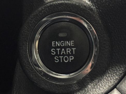 Used 2025 Subaru Outback Limited image 42