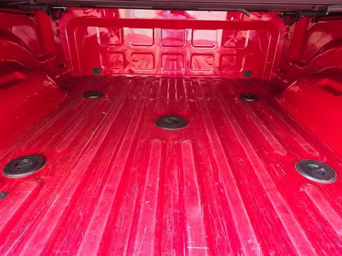 Used 2018 RAM 2500 SLT w/ Luxury Group AWD/4WD image 15