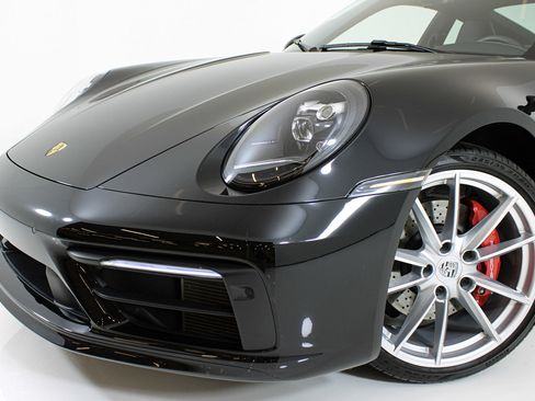 Used 2021 Porsche 911 Carrera S RWD image 14