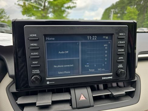 Used 2020 Toyota RAV4 XLE w/ Convenience Package FWD image 22