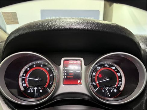 Used 2019 Dodge Journey SE image 35