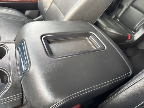 Used 2020 GMC Yukon XL SLT image 38