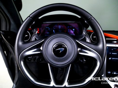 Used 2024 McLaren 750S Spider RWD image 16