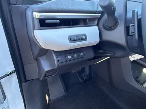 New 2026 Subaru Solterra Limited XT image 31