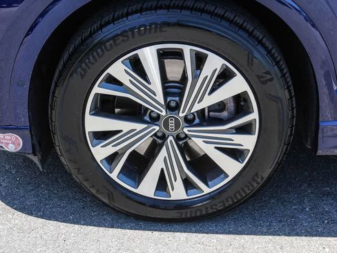 Used 2023 Audi Q4 e-tron Premium Plus w/ Premium Plus RWD image 9