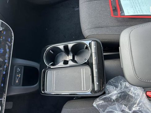 New 2025 Hyundai Ioniq 5 SE image 18