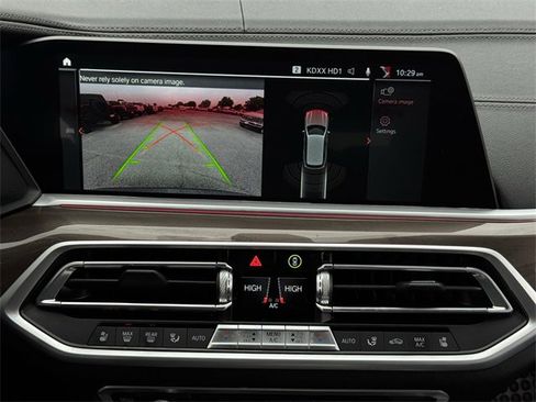 Used 2022 BMW X5 M50i w/ Premium Package image 16