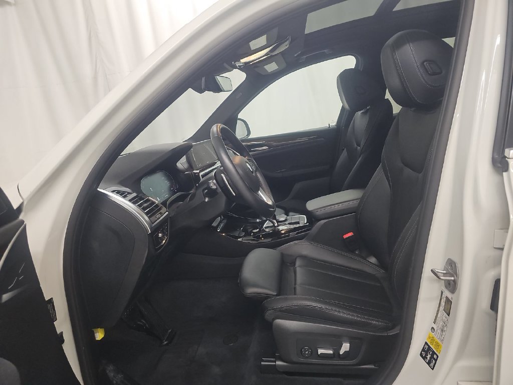 Used 2023 BMW X3 xDrive30i w/ Convenience Package AWD/4WD image 5