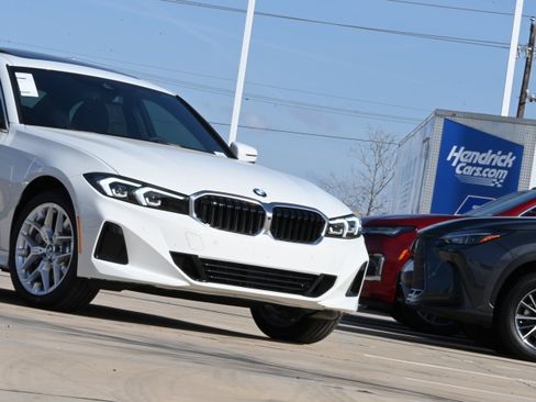 Used 2026 BMW 330i Sedan w/ Convenience Package RWD image 5