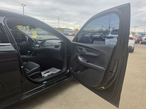 Used 2017 Chevrolet Impala LT w/ Leather Package FWD image 13