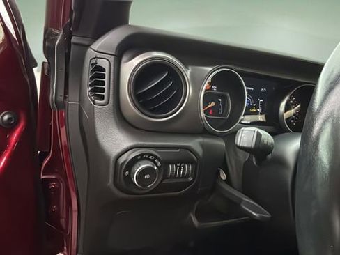 Used 2021 Jeep Wrangler Unlimited Sport AWD/4WD image 21