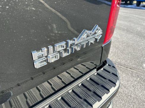 Used 2022 Chevrolet Silverado 2500 High Country w/ Z71 Off-Road Package image 12