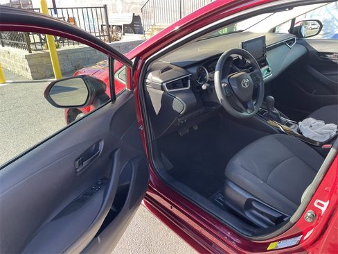Used 2022 Toyota Corolla LE image 14