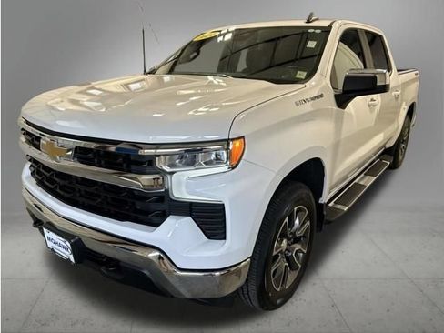Used 2024 Chevrolet Silverado 1500 LT w/ Leather Package AWD/4WD image 1