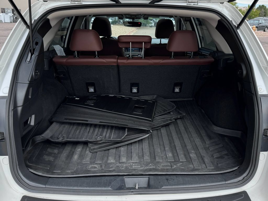 Used 2018 Subaru Outback 2.5i Touring w/ Popular Package #3 AWD/4WD image 13