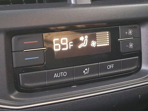 Used 2019 Volkswagen Atlas SEL image 12