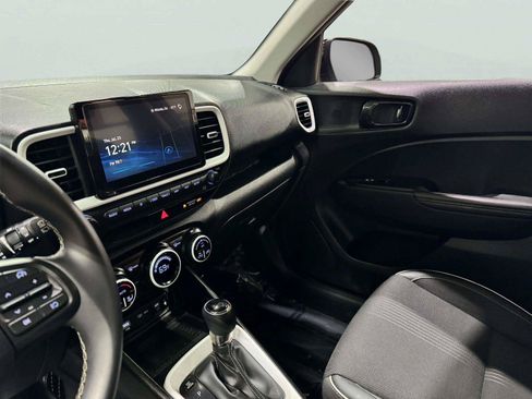 Used 2024 Hyundai Venue Limited FWD image 57