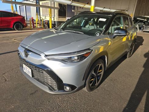 Used 2024 Toyota Corolla Cross XSE w/ Convenience Package image 2