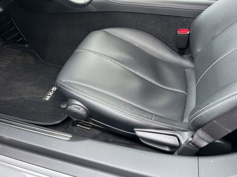 Used 2024 MAZDA MX-5 Miata Grand Touring w/ Weather Package image 10