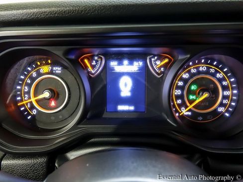 Used 2024 Jeep Wrangler Sport S image 12