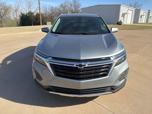 Used 2024 Chevrolet Equinox LT w/ LPO, Floor Liner Package FWD image 11