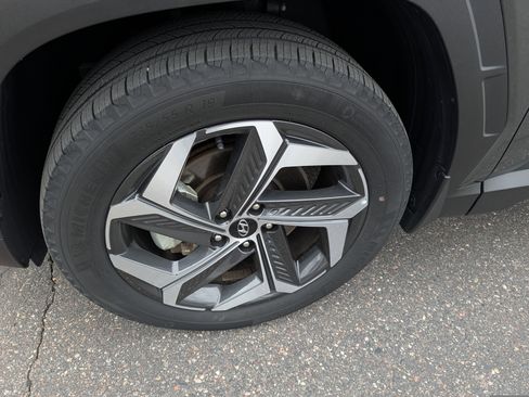 Certified 2023 Hyundai Tucson Limited AWD/4WD image 9