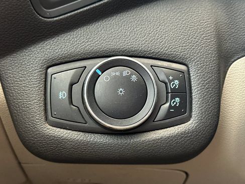 Used 2014 Ford C-MAX Energi SEL w/ Equipment Group 302A FWD image 33