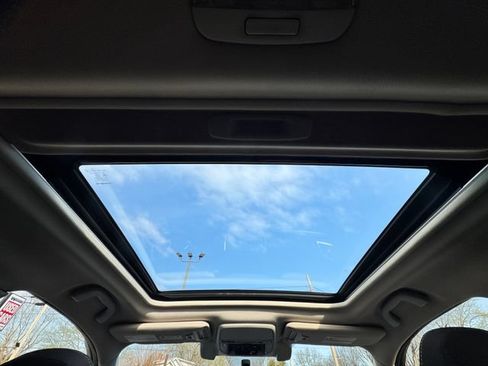 Used 2019 Subaru Forester Premium AWD/4WD image 23